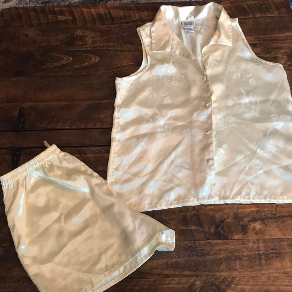 Ladies silky summer pajamas